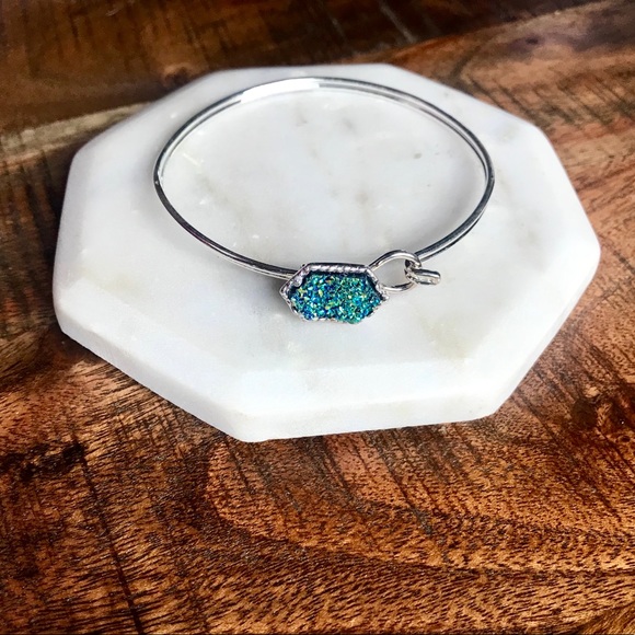 Green Chameleon & Silver Dainty Druzy Stone Bangle - Picture 2 of 2